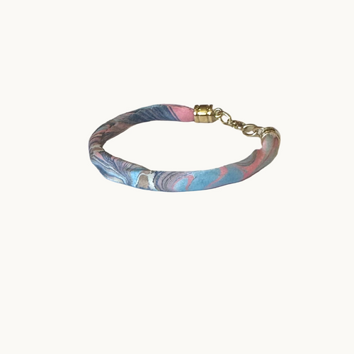 Marbled silk bracelet, blue and coral