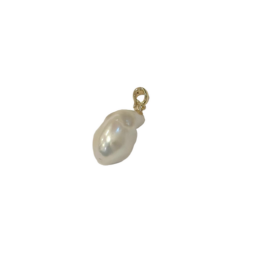 White Baroque Pearl Pendant With Snap Clasp
