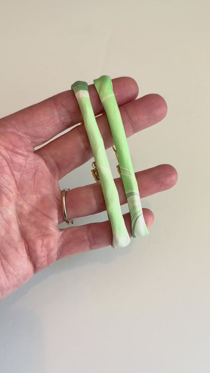 Marbled silk bracelet, green and white